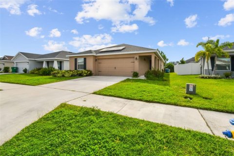 Villa ou maison à vendre à Zephyrhills, Floride: 4 chambres, 145.76 m2 № 1903794 - photo 3