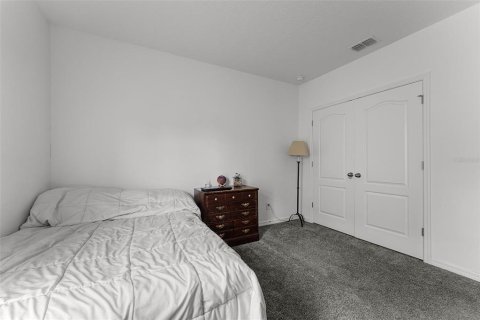 House in Sorrento, Florida 4 bedrooms, 194.54 sq.m. № 1688428 - photo 30