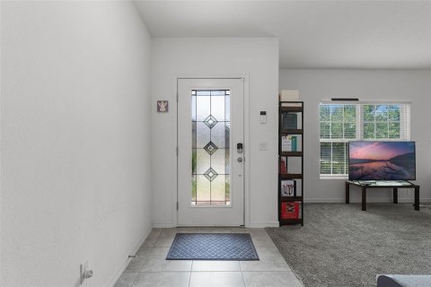 House in Sorrento, Florida 4 bedrooms, 194.54 sq.m. № 1688428 - photo 5