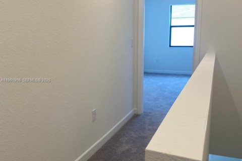 Townhouse in Homestead, Florida 3 bedrooms № 2035640 - photo 23