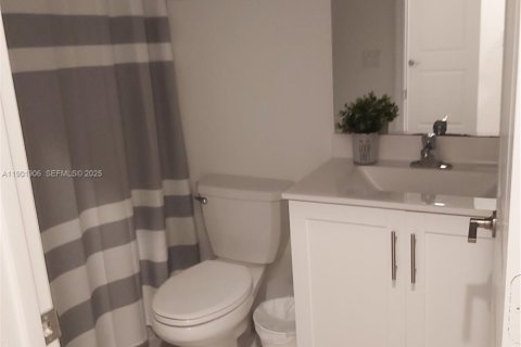 Townhouse in Homestead, Florida 3 bedrooms № 2035640 - photo 18