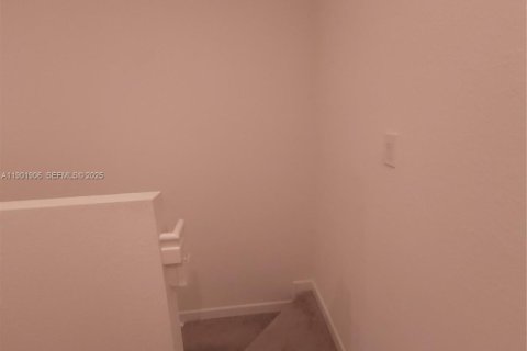 Townhouse in Homestead, Florida 3 bedrooms № 2035640 - photo 14