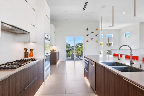 Casa en venta en Sarasota, Florida, 4 dormitorios, 351.91 m2 № 2106412 - foto 14