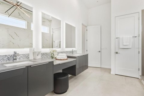Casa en venta en Sarasota, Florida, 4 dormitorios, 351.91 m2 № 2106412 - foto 26
