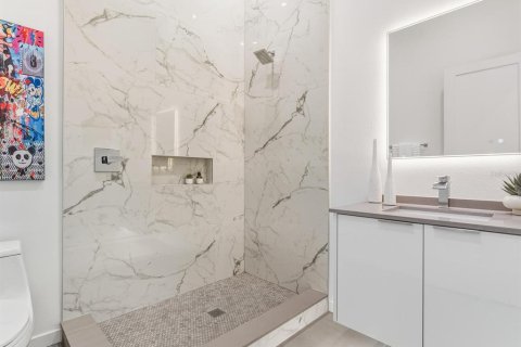 Casa en venta en Sarasota, Florida, 4 dormitorios, 351.91 m2 № 2106412 - foto 28