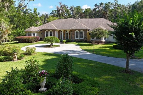 House in Ocala, Florida 4 bedrooms, 435.34 sq.m. № 2218237