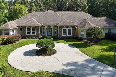 House in Ocala, Florida 4 bedrooms, 435.34 sq.m. № 2218237 - photo 3