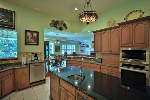 House in Ocala, Florida 4 bedrooms, 435.34 sq.m. № 2218237 - photo 14