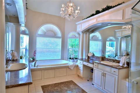 House in Ocala, Florida 4 bedrooms, 435.34 sq.m. № 2218237 - photo 26