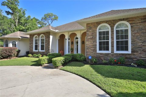 House in Ocala, Florida 4 bedrooms, 435.34 sq.m. № 2218237 - photo 2