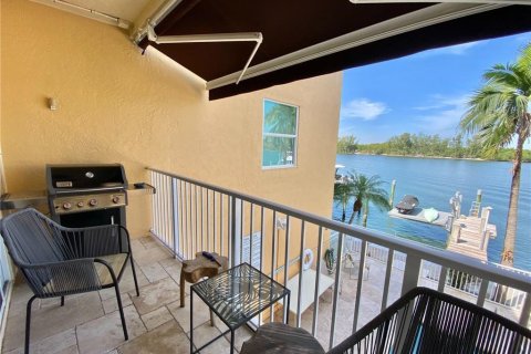 Townhouse in Hollywood, Florida 3 bedrooms, 174.38 sq.m. № 2276330 - photo 12