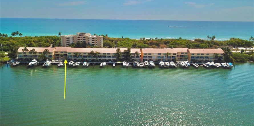 Townhouse in Hollywood, Florida 3 bedrooms, 174.38 sq.m. № 2276330