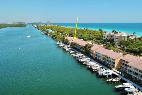 Townhouse in Hollywood, Florida 3 bedrooms, 174.38 sq.m. № 2276330 - photo 3