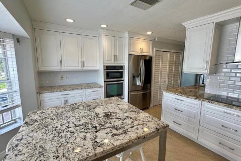 Townhouse in Hollywood, Florida 3 bedrooms, 174.38 sq.m. № 2276330 - photo 16