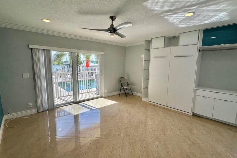 Townhouse in Hollywood, Florida 3 bedrooms, 174.38 sq.m. № 2276330 - photo 4