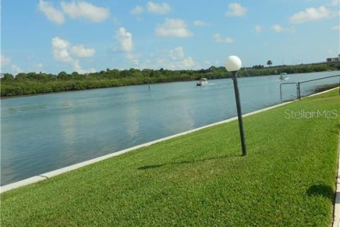 Condominio en venta en Indian Rocks Beach, Florida, 2 dormitorios, 116.87 m2 № 1880721 - foto 23