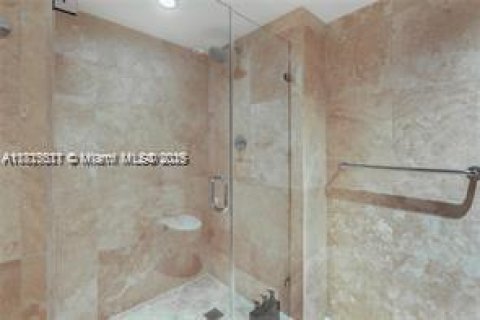 Снять в аренду кондоминиум в Майами-Бич, Флорида 1 спальня, 80.45м2, № 1942705 - фото 19