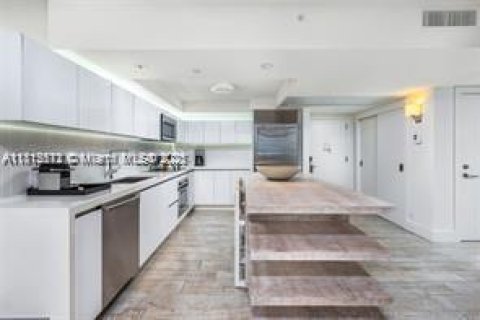 Снять в аренду кондоминиум в Майами-Бич, Флорида 1 спальня, 80.45м2, № 1942705 - фото 7