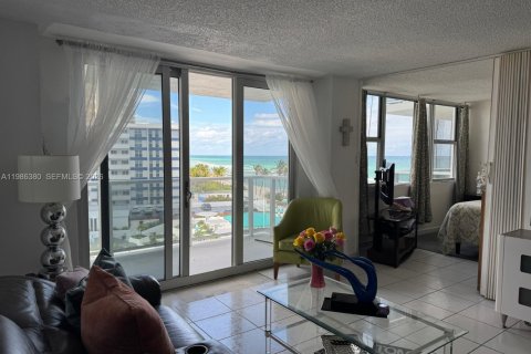 Снять в аренду кондоминиум в Халландейл-Бич, Флорида 2 спальни, 108.23м2, № 2047960 - фото 5