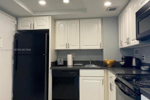 Снять в аренду кондоминиум в Халландейл-Бич, Флорида 2 спальни, 108.23м2, № 2047960 - фото 17