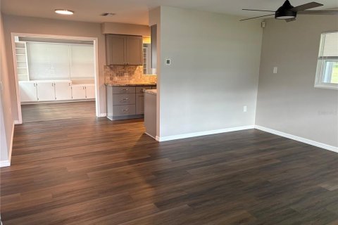 Casa en venta en Beverly Hills, Florida, 2 dormitorios, 98.1 m2 № 2381061 - foto 2
