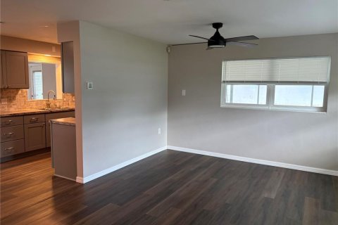 Casa en venta en Beverly Hills, Florida, 2 dormitorios, 98.1 m2 № 2381061 - foto 3
