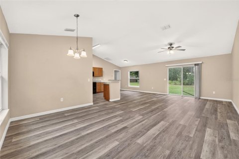 House in Ocala, Florida 3 bedrooms, 131.55 sq.m. № 2403681 - photo 14