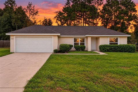 House in Ocala, Florida 3 bedrooms, 131.55 sq.m. № 2403681 - photo 2