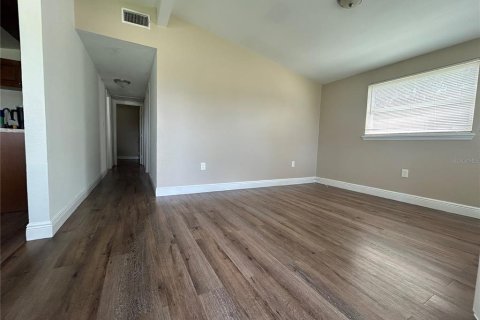Villa ou maison à louer à Tampa, Floride: 3 chambres, 86.21 m2 № 2408922 - photo 4