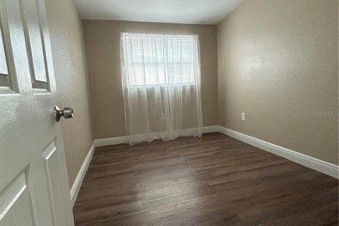 Villa ou maison à louer à Tampa, Floride: 3 chambres, 86.21 m2 № 2408922 - photo 10