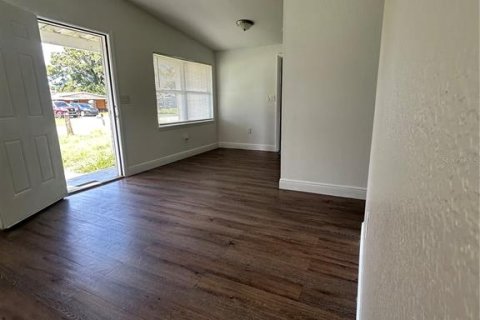 Villa ou maison à louer à Tampa, Floride: 3 chambres, 86.21 m2 № 2408922 - photo 8