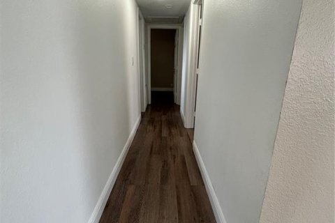 Villa ou maison à louer à Tampa, Floride: 3 chambres, 86.21 m2 № 2408922 - photo 9
