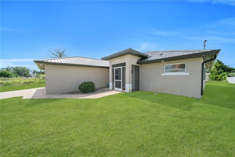 Купить виллу или дом в Лихай-Эйкерс, Флорида 4 спальни, № 2018486 - фото 10