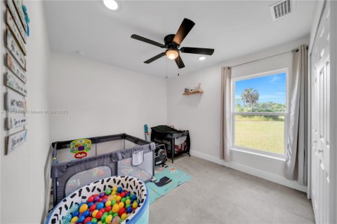 Купить виллу или дом в Лихай-Эйкерс, Флорида 4 спальни, № 2018486 - фото 17