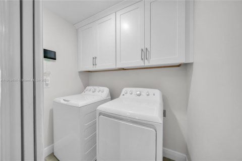 Купить виллу или дом в Лихай-Эйкерс, Флорида 4 спальни, № 2018486 - фото 21