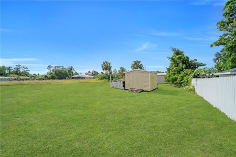 Купить виллу или дом в Лихай-Эйкерс, Флорида 4 спальни, № 2018486 - фото 8