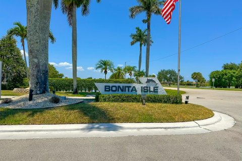 House in Lake Worth, Florida 3 bedrooms, 147.16 sq.m. № 1171220 - photo 1