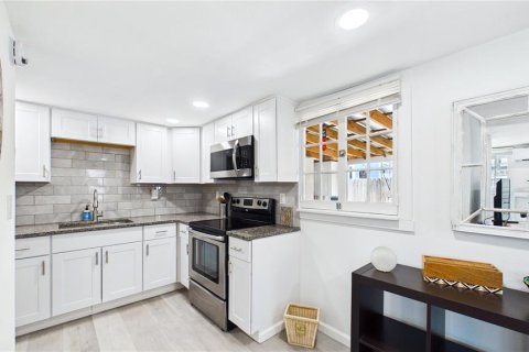 Immobilier commercial à vendre à Gulfport, Floride: 96.99 m2 № 2100334 - photo 26