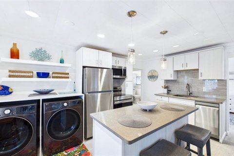 Immobilier commercial à vendre à Gulfport, Floride: 96.99 m2 № 2100334 - photo 11
