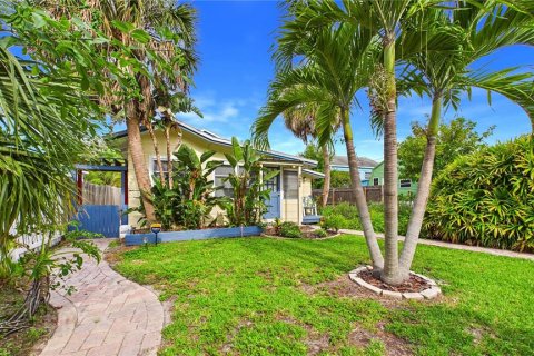 Immobilier commercial à vendre à Gulfport, Floride: 96.99 m2 № 2100334 - photo 2