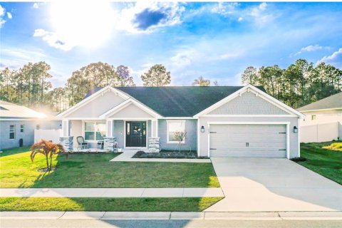 House in Winter Haven, Florida 3 bedrooms, 177.63 sq.m. № 2105671