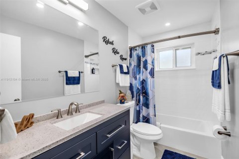 Casa en venta en Sunrise, Florida, 3 dormitorios, 166.11 m2 № 1970413 - foto 25