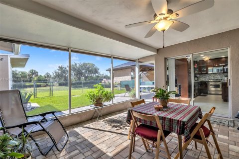 Casa en venta en Sunrise, Florida, 3 dormitorios, 166.11 m2 № 1970413 - foto 15