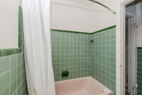 House in Redington Shores, Florida 3 bedrooms, 157 sq.m. № 1636589 - photo 14