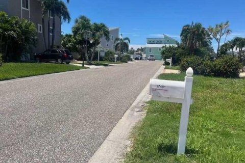 House in Redington Shores, Florida 3 bedrooms, 157 sq.m. № 1636589 - photo 3