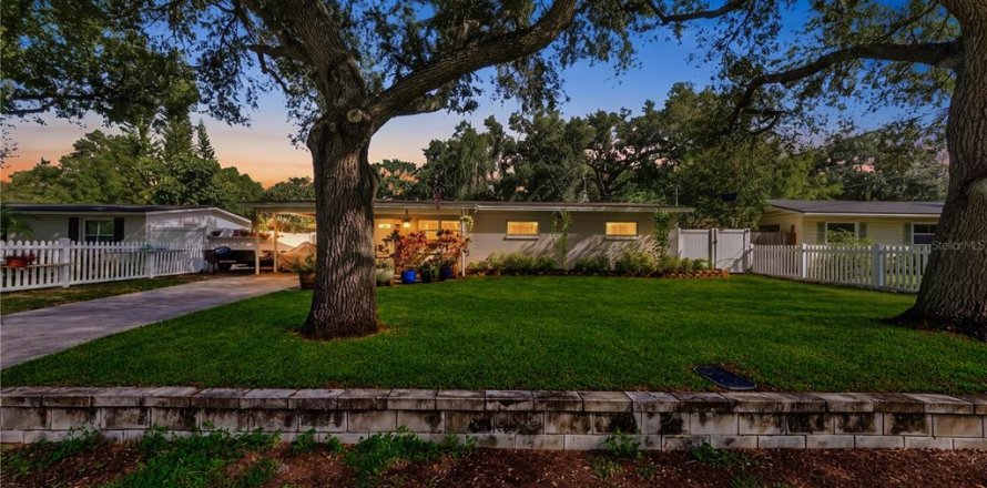 Villa ou maison à Tampa, Floride 3 chambres, 133.5 m2 № 2405342