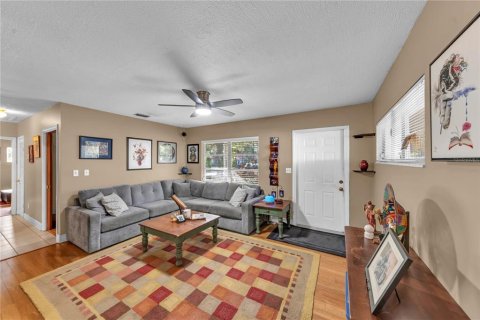 Villa ou maison à vendre à Tampa, Floride: 3 chambres, 133.5 m2 № 2405342 - photo 11