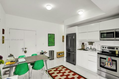 Apartment in Coral Gables, Florida 2 bedrooms, 83.61 sq.m. № 2149248 - photo 5