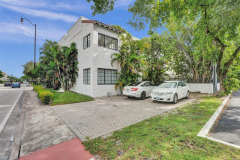Apartment in Coral Gables, Florida 2 bedrooms, 83.61 sq.m. № 2149248 - photo 18