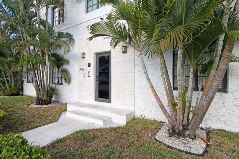 Apartment in Coral Gables, Florida 2 bedrooms, 83.61 sq.m. № 2149248 - photo 16